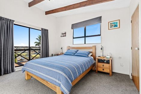 Photo of property in 121 Stanmore Bay Road, Stanmore Bay, Whangaparaoa, 0932
