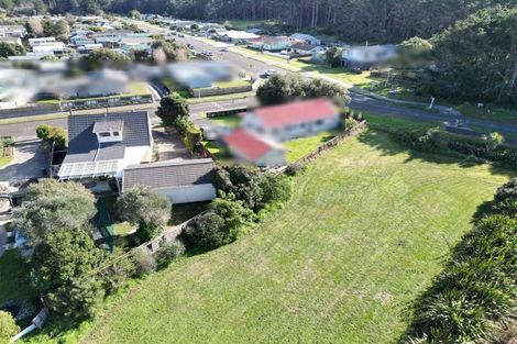 Photo of property in 38 Hennessy Street East, Foxton Beach, Foxton, 4815