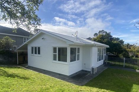 Photo of property in 46 Stewart Drive, Newlands, Wellington, 6037