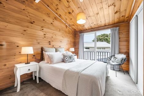 Photo of property in 224 Dowse Drive, Maungaraki, Lower Hutt, 5010