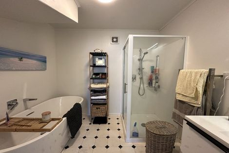 Photo of property in 24a Parklands Drive, Karori, Wellington, 6012