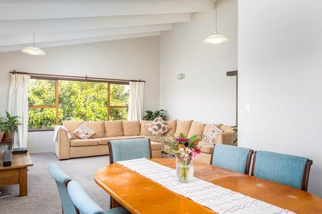 Photo of property in 15 Montclair Rise, Browns Bay, Auckland, 0630