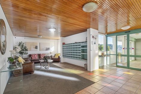 Photo of property in Gateway Apartments, 19 Maida Vale Road, Roseneath, Wellington, 6011