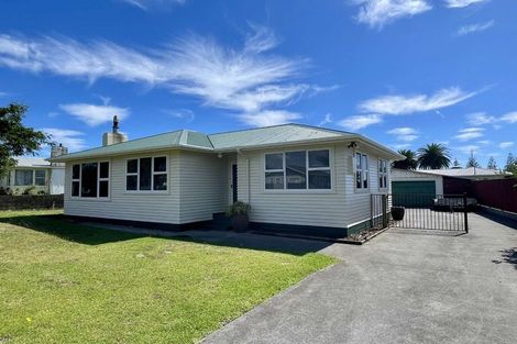 Photo of property in 142 Cracroft Street, Waitara, 4320