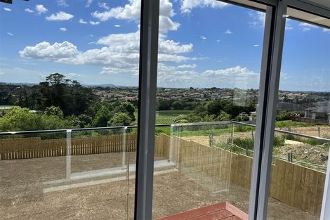 Photo of property in 85c Lake Panorama Drive, Henderson Valley, Auckland, 0614