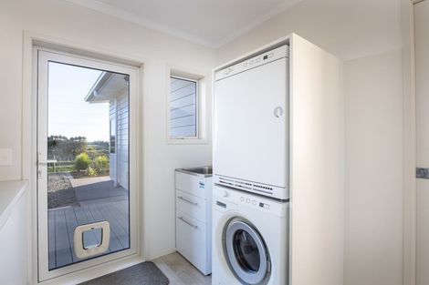 Photo of property in 576a Mangorei Road, Mangorei, New Plymouth, 4371