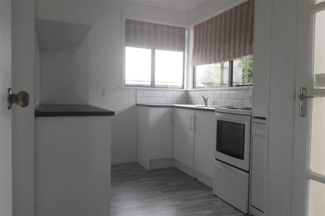 Photo of property in 37 Vera Road, Te Atatu South, Auckland, 0610