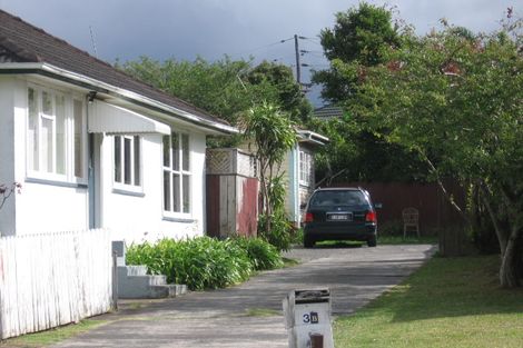Photo of property in 1/3 Hill Crescent, New Lynn, Auckland, 0600