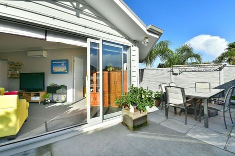 Photo of property in 3/925 Whangaparaoa Road, Manly, Whangaparaoa, 0930