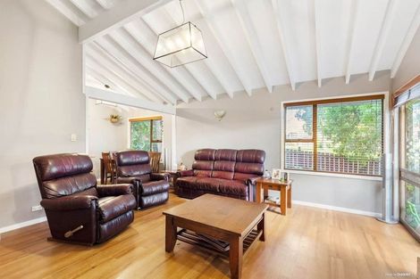 Photo of property in 50 Highland Park Drive, Highland Park, Auckland, 2010