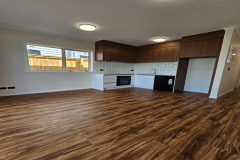 Photo of property in 8 Ritetai Street, Clarks Beach, 2122