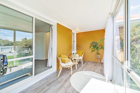 Photo of property in 15 Middlepark Road, Sockburn, Christchurch, 8042