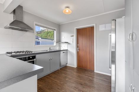 Photo of property in 31 Queens Road, Glen Avon, New Plymouth, 4312