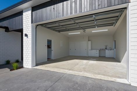 Photo of property in 31 Opouatu Avenue, Glenbrook, 2681