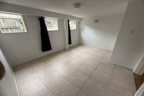 Photo of property in 18a Dallinghoe Crescent, Milford, Auckland, 0620