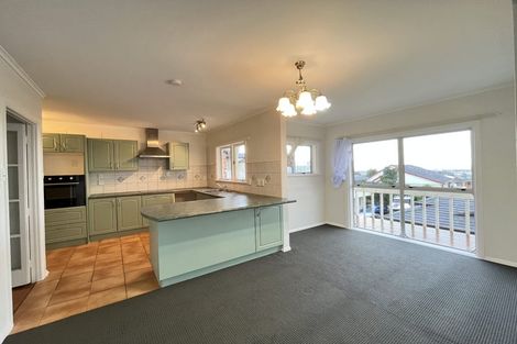 Photo of property in 75 Bradbury Road, Botany Downs, Auckland, 2010