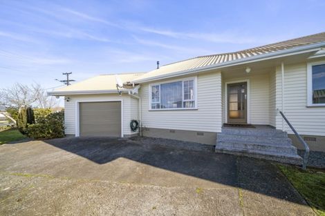 Photo of property in 44 Celia Street, Stratford, 4332