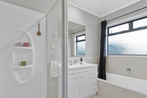 Photo of property in 51 Honeysuckle Lane, Ohauiti, Tauranga, 3112