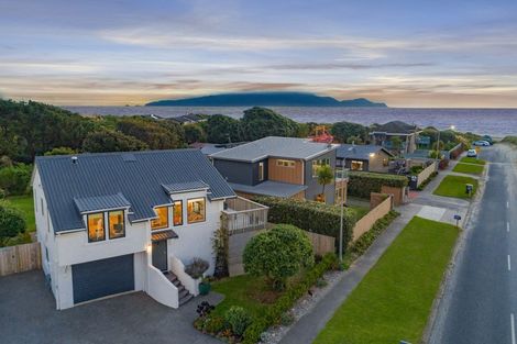 Photo of property in 279 Peka Peka Road, Peka Peka, Waikanae, 5391