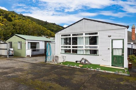 Photo of property in 146a Waikawa Road, Picton, 7220