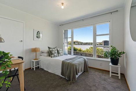 Photo of property in 26 Stewart Drive, Newlands, Wellington, 6037