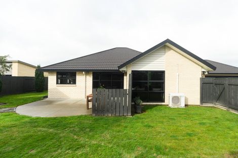 Photo of property in 6 Nevada Way, Kelvin Grove, Palmerston North, 4414