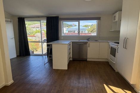 Photo of property in 7 Cardall Street, Newtown, Wellington, 6021