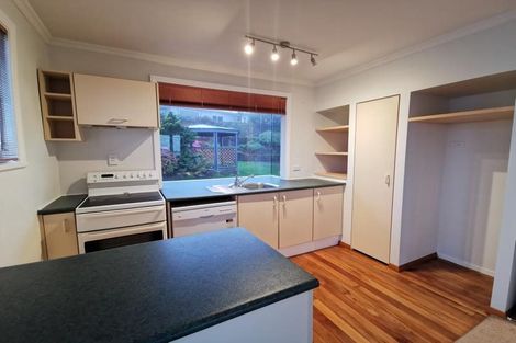 Photo of property in 20 Cotswold Crescent, Newlands, Wellington, 6037