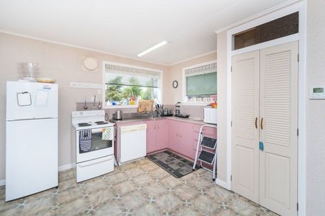 Photo of property in 73 Seabury Avenue, Foxton Beach, Foxton, 4815