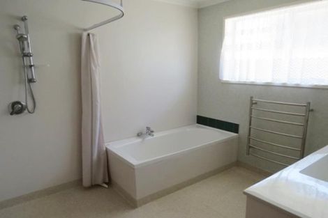 Photo of property in 31 Truby King Street, Merrilands, New Plymouth, 4312