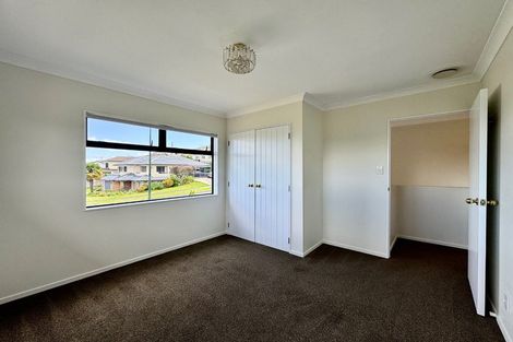 Photo of property in 25 Chieftain Rise, Goodwood Heights, Auckland, 2105