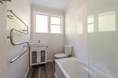 Photo of property in 2 Dunedin Terrace, Melrose, Wellington, 6023