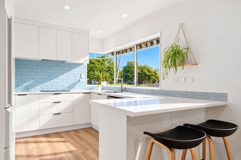 Photo of property in 8 Evergreen Glade, Papamoa Beach, Papamoa, 3118