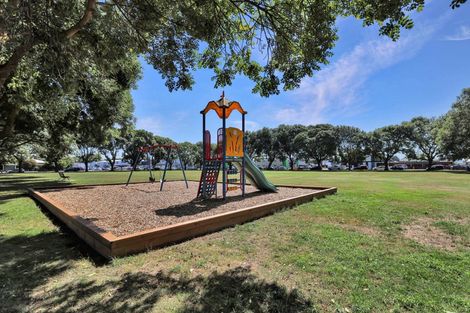 Photo of property in 17 Mona Square, Ashburton, 7700