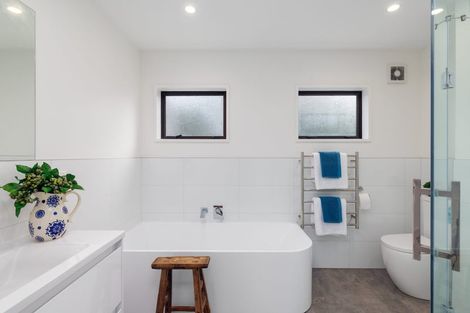 Photo of property in 11 Beachville Road, Redcliffs, Christchurch, 8081