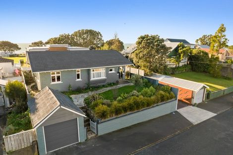 Photo of property in 16 Birdwood Avenue, Moturoa, New Plymouth, 4310