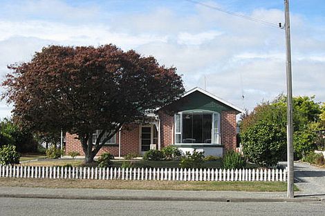 Photo of property in 17 Studholme Street, Waimate, 7924