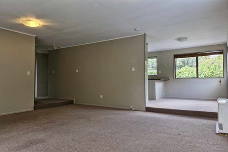 Photo of property in 1 Ambury Place, Merrilands, New Plymouth, 4312
