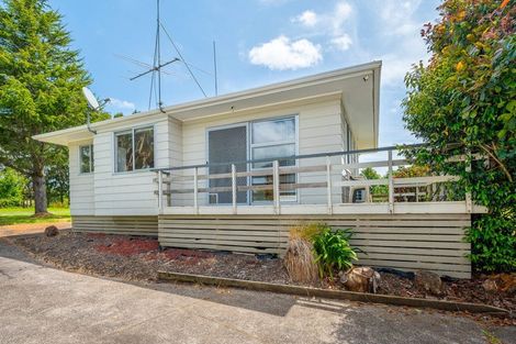Photo of property in 38 Farrand Road, Kumeu, 0891