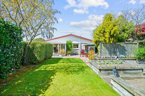 Photo of property in 21 Oakfield Street, Burnside, Christchurch, 8053