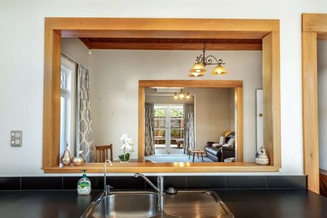 Photo of property in 42 Limbrick Street, Terrace End, Palmerston North, 4410