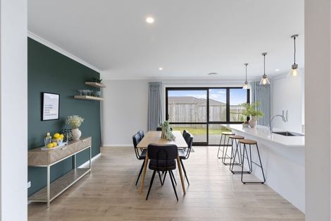 Photo of property in 202 Pacific Drive, Fitzherbert, Palmerston North, 4410