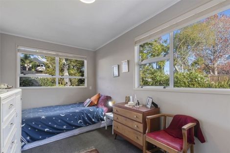 Photo of property in 11 Valley View Road, Glenfield, Auckland, 0629