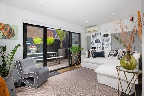 Photo of property in 1a Port Street, Mount Victoria, Wellington, 6011