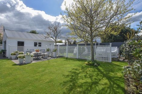 Photo of property in 12 Rhodes Street, Carterton, 5713