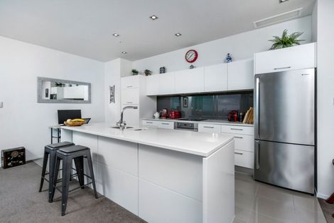 Photo of property in Sentinel Apartments, 1705/3 Northcroft Street, Takapuna, Auckland, 0622