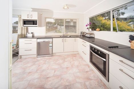 Photo of property in 270 Rangatira Road, Beach Haven, Auckland, 0626