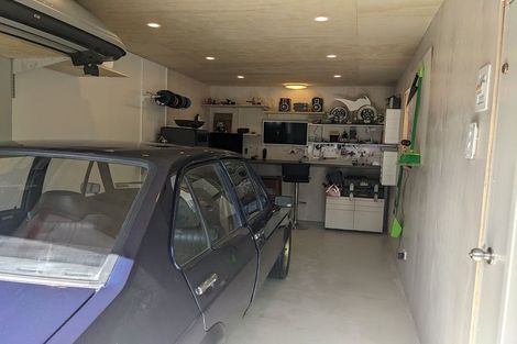 Photo of property in 41 Lincoln Avenue, Tawa, Wellington, 5028