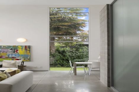 Photo of property in 60 Aikmans Road, Merivale, Christchurch, 8014