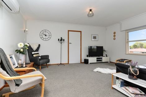 Photo of property in 99 Storey Avenue, Forest Lake, Hamilton, 3200